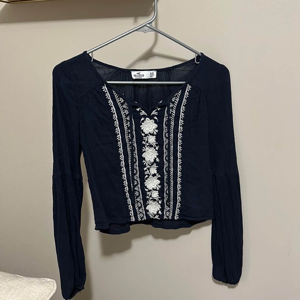 Hollister embroidered top